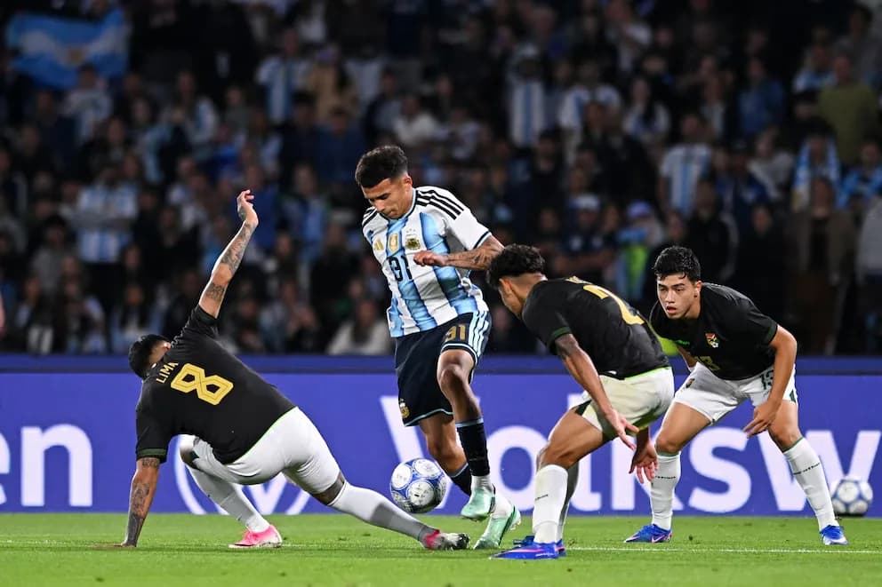 ¿El nuevo "Apache"?: Las gambetas de Leonel Flores en su debut en la selección argentina
